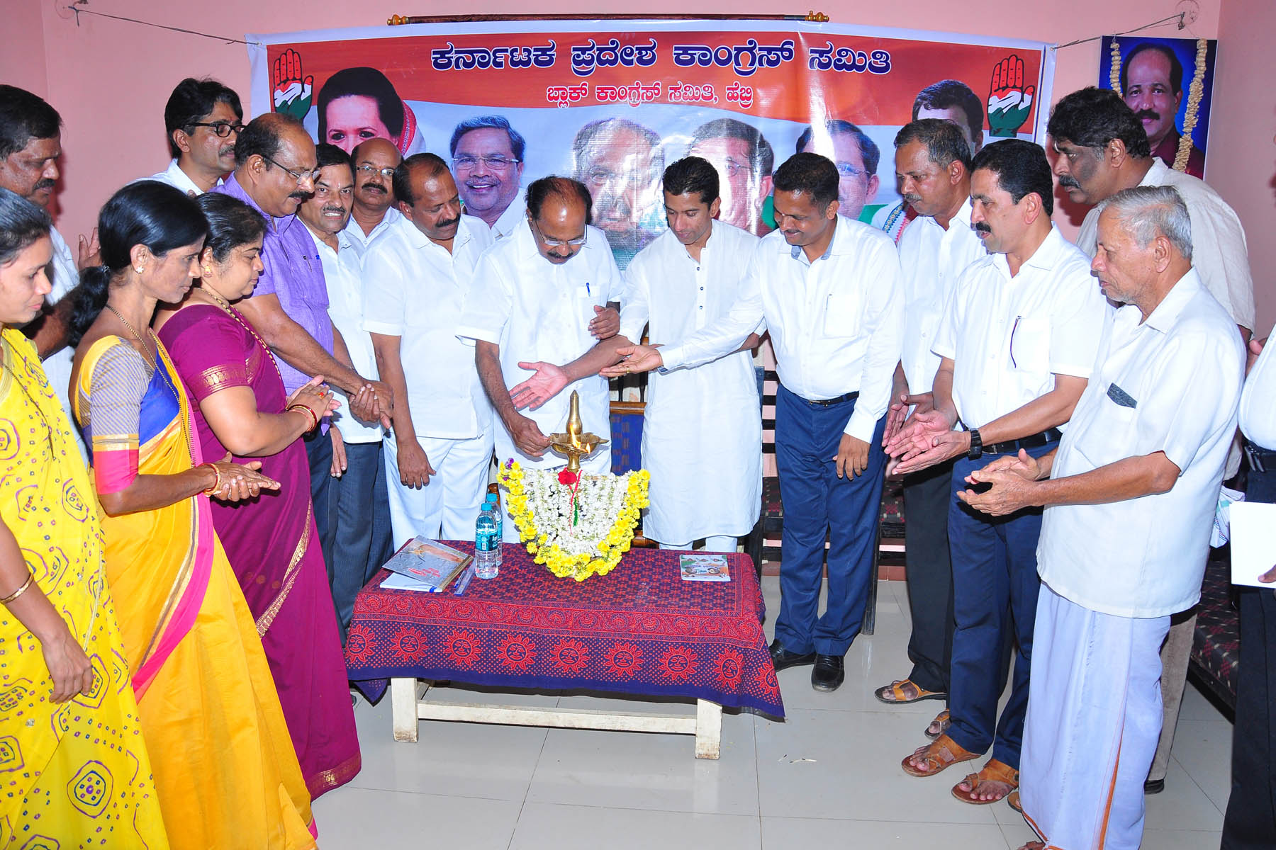 ಕಾಂಗ್ರೆಸ್ ಪಕ್ಷದ ಬಲವರ್ಧನೆಗೆ ವೀರಪ್ಪ ಮೊಯ್ಲಿ ಕರೆ